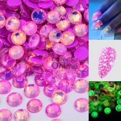 Strasuri din Cristale Fosforescente la intuneric 100 bucati SC283 Fuschsia Neon cu Reflexii 2mm